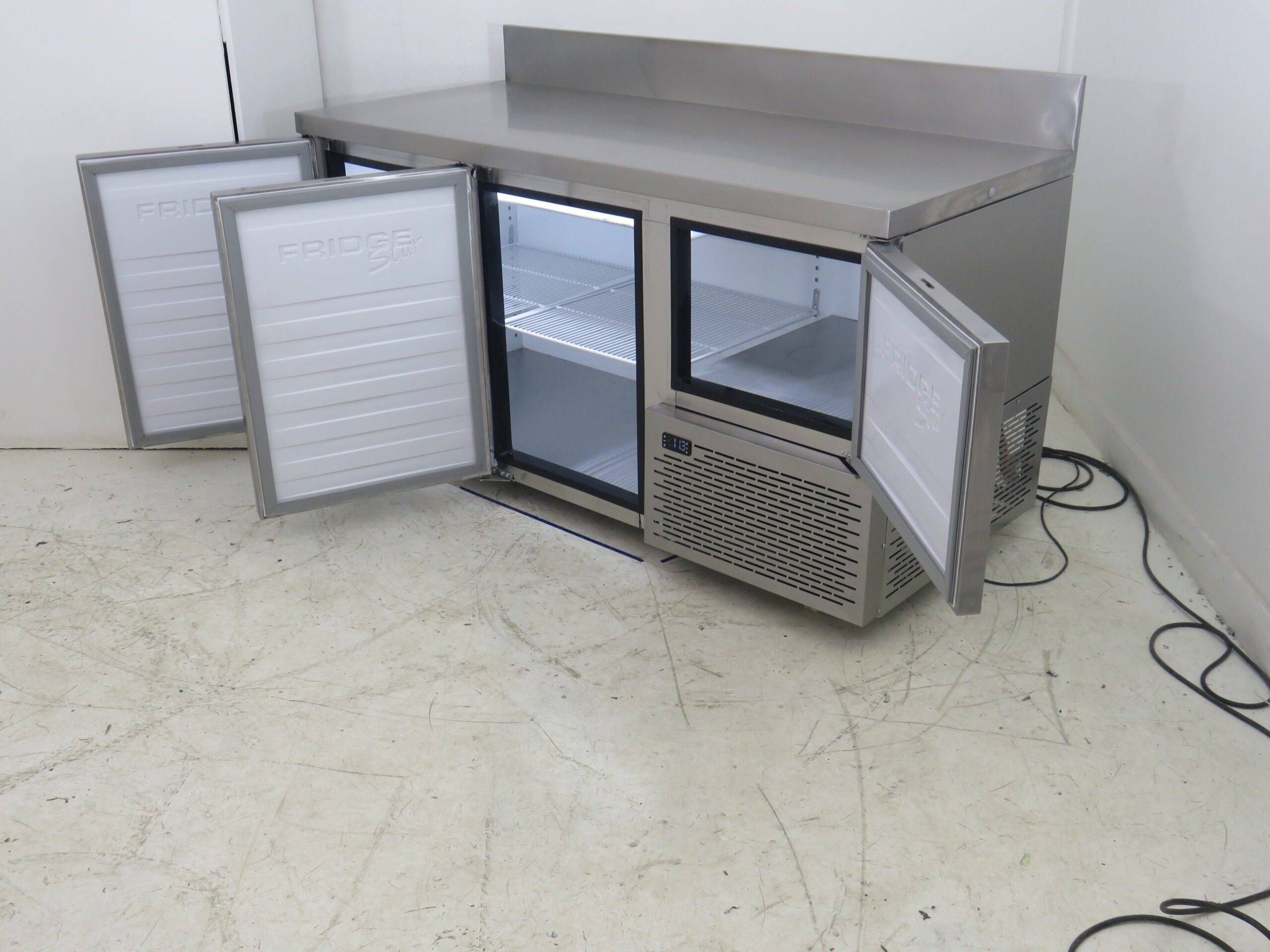 EB1720BS 633 LT Stainless Steel Door Underbar Fridge with Splash Back
